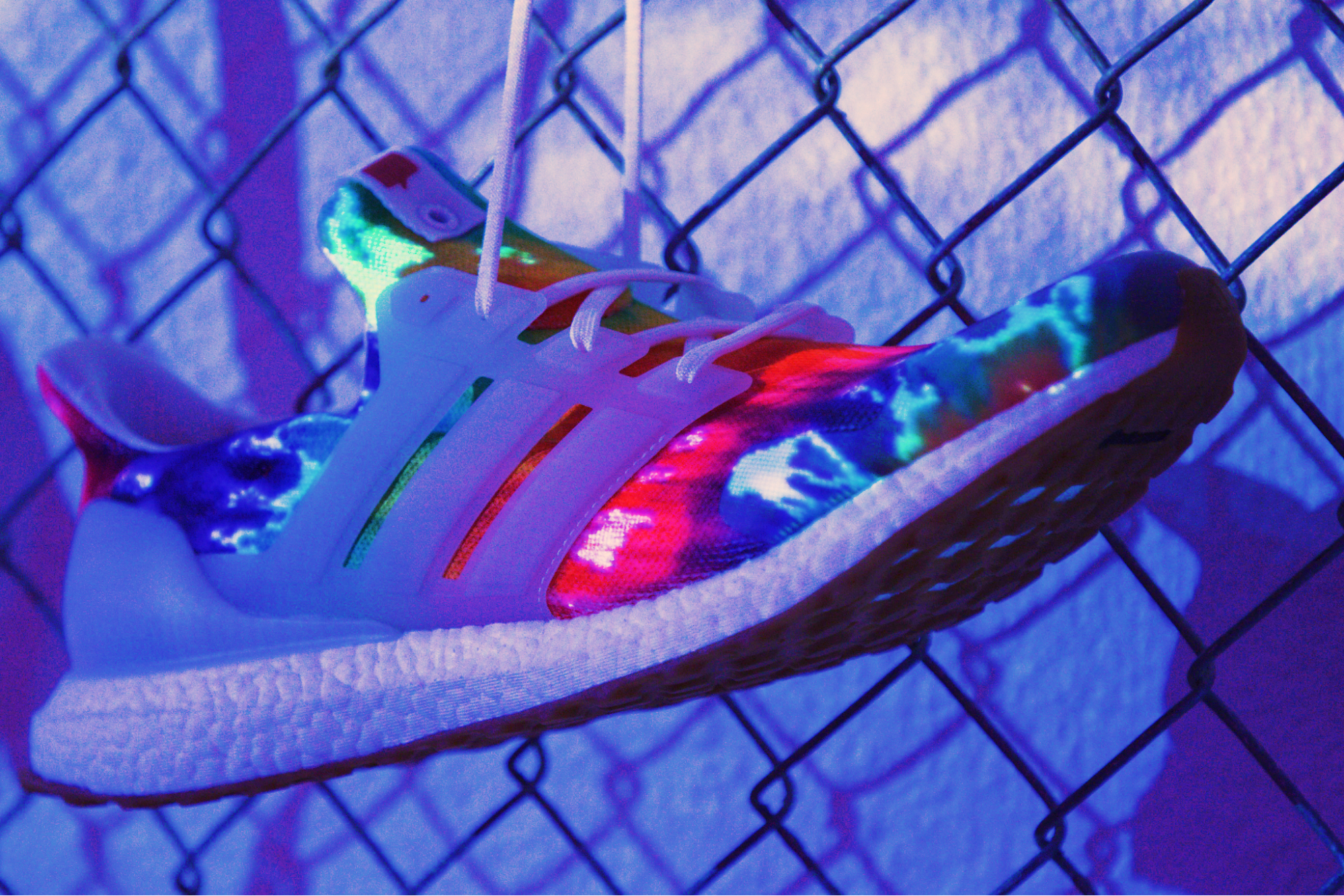 Image of a shoe painted with a projector